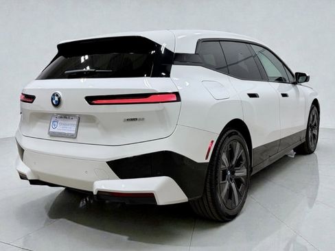 Used 2022 BMW iX xDrive50 w/ Premium Package image 10
