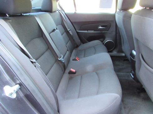 Used 2016 Chevrolet Cruze LT w/ Sun And Sound Package image 8