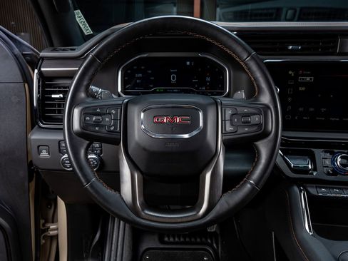 Used 2023 GMC Sierra 1500 AT4 w/ Technology Package AWD/4WD image 18