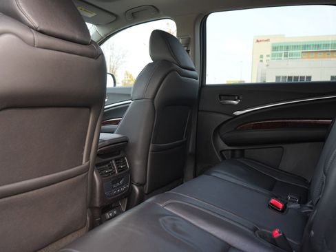 Used 2018 Acura MDX SH-AWD image 13