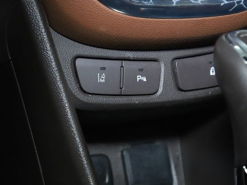 Used 2014 Buick Encore Premium image 27