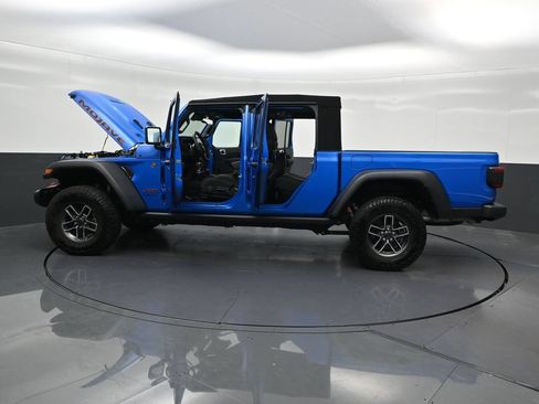 Used 2024 Jeep Gladiator Mojave AWD/4WD image 34