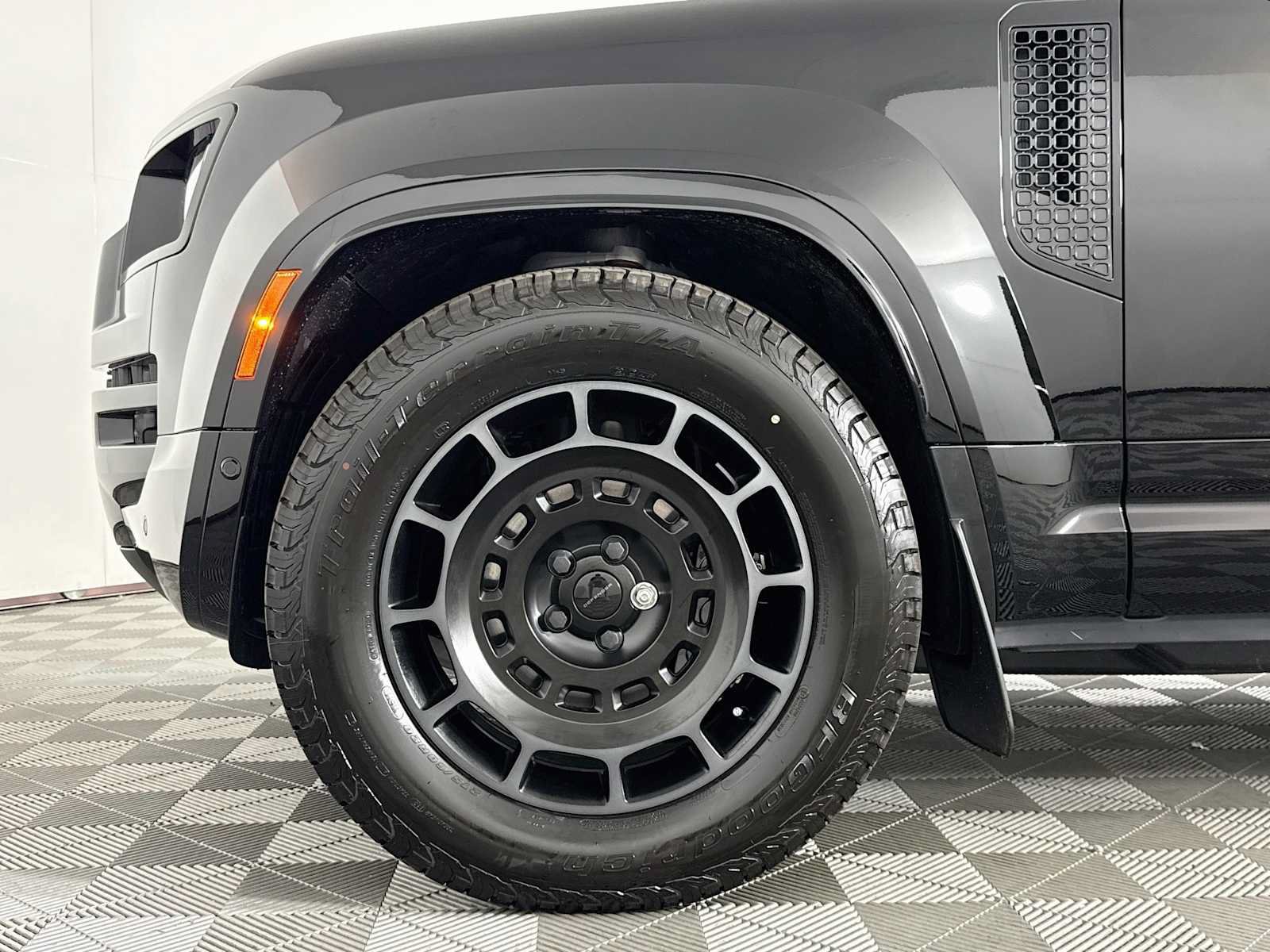 New 2026 Land Rover Defender 110 OCTA AWD/4WD image 29