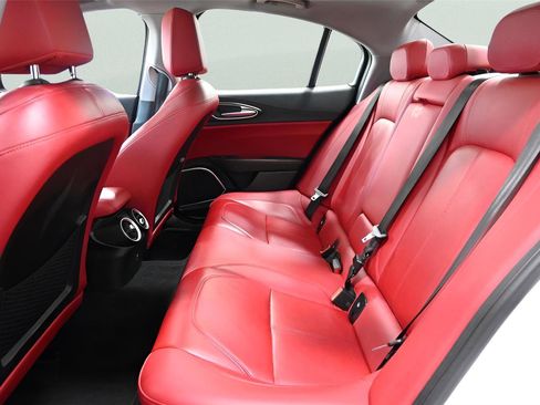 Used 2020 Alfa Romeo Giulia AWD w/ Quick Order Package 22J Sport image 14
