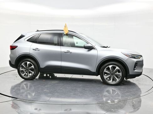Certified 2023 Ford Escape Platinum image 4