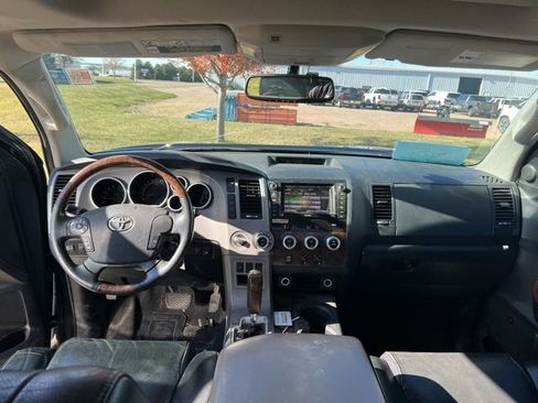 Used 2013 Toyota Tundra Platinum image 17