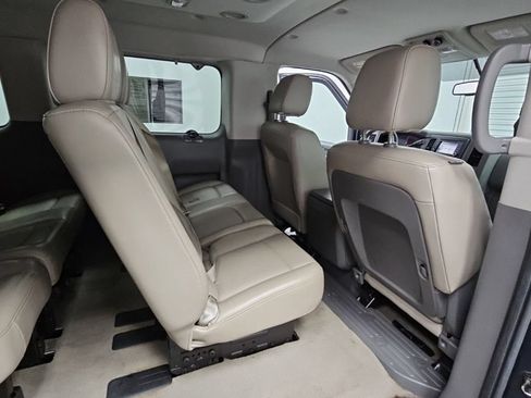 Used 2017 Nissan NV 3500 SL RWD image 32