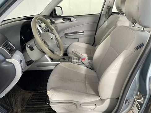 Used 2013 Subaru Forester 2.5X w/ Alloy Wheel Pkg AWD/4WD image 2