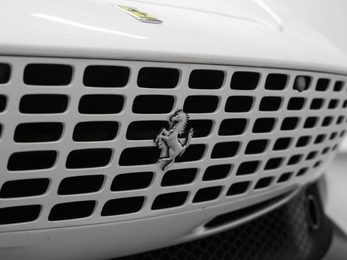 Certified 2023 Ferrari Roma image 9