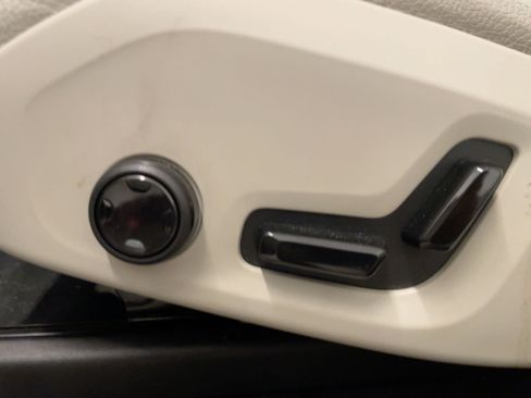 Used 2018 Volvo XC60 T5 Inscription w/ Convenience Package image 14