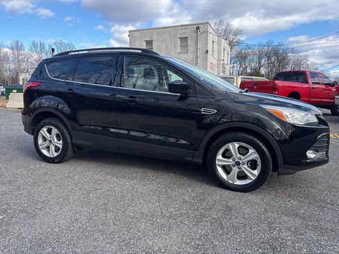 Used 2016 Ford Escape SE w/ Equipment Group 201A image 9
