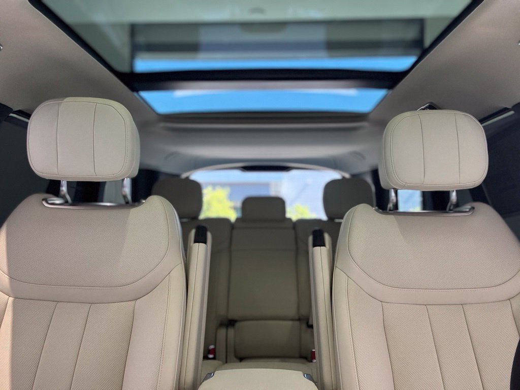 New 2026 Land Rover Range Rover SE AWD/4WD image 13