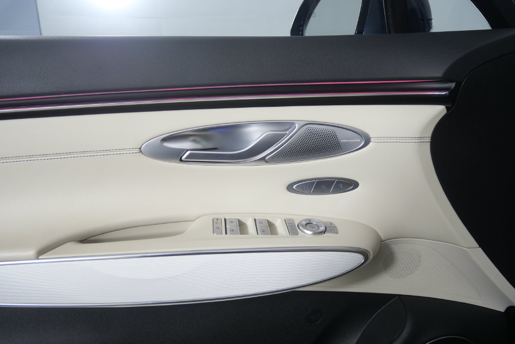 Used 2026 Genesis GV70 2.5T Advanced AWD/4WD image 9