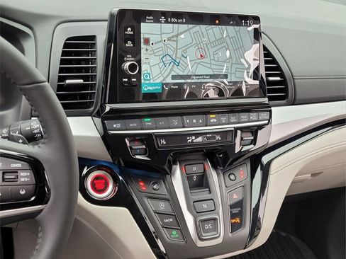 New 2026 Honda Odyssey Touring image 17