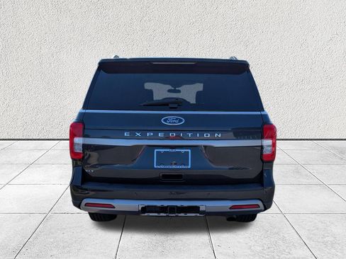 Used 2024 Ford Expedition XLT RWD image 4