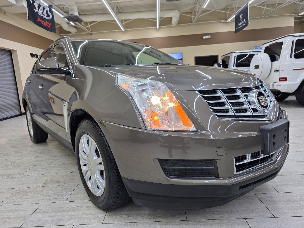 Used 2014 Cadillac SRX FWD image 4
