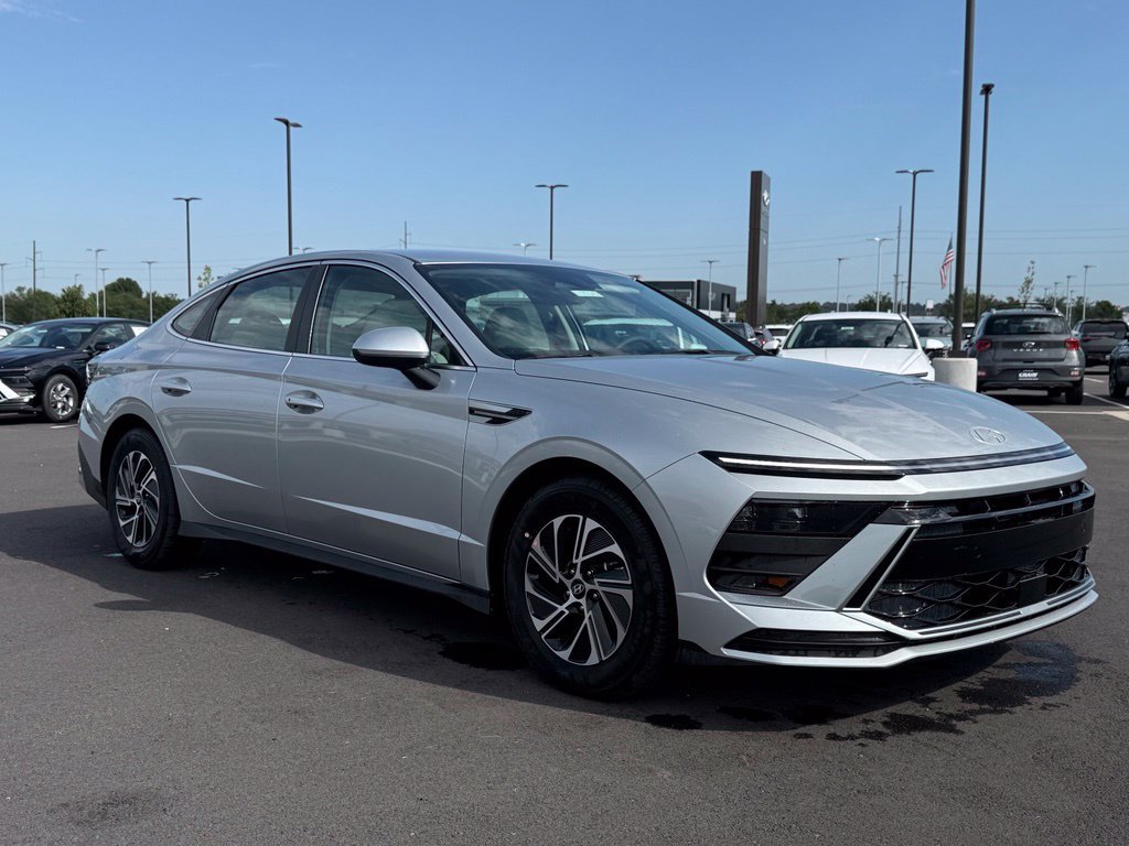 New 2026 Hyundai Sonata Blue FWD image 3