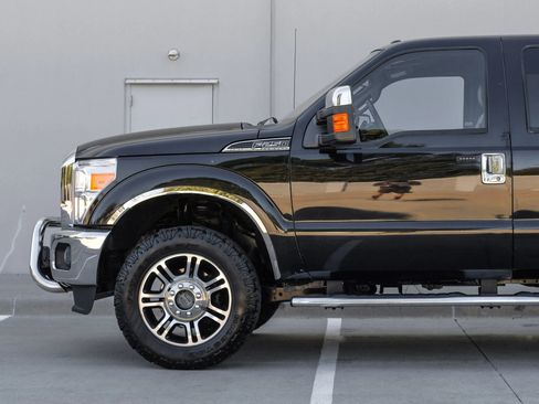 Used 2013 Ford F250 Lariat image 10