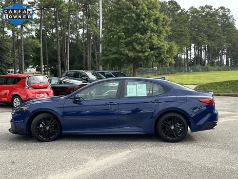 Used 2025 Toyota Camry SE image 7