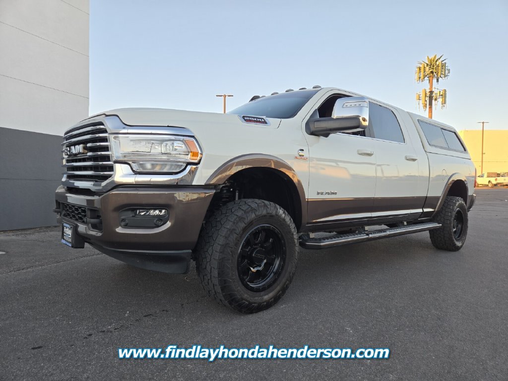 Used 2023 RAM 2500 Limited AWD/4WD image 2