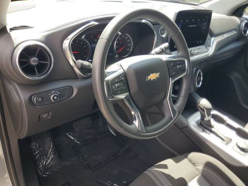 Used 2025 Chevrolet Blazer LT FWD image 16