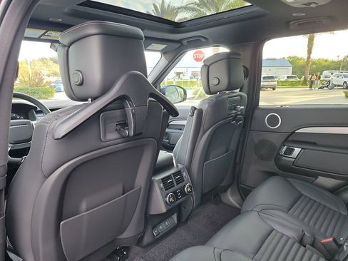 New 2026 Land Rover Discovery Limited Edition AWD/4WD image 17