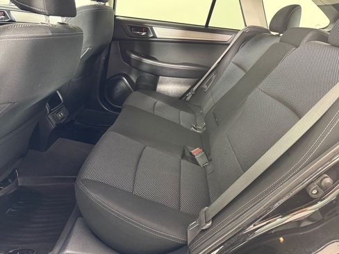 Used 2019 Subaru Outback 2.5i Premium AWD/4WD image 16