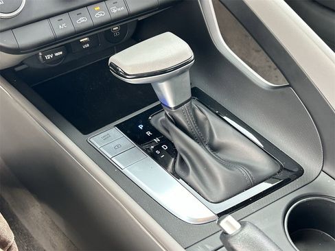 New 2025 Hyundai Elantra SE image 28
