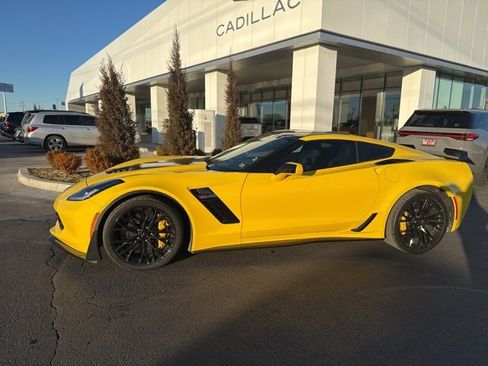 Used 2016 Chevrolet Corvette Z06 w/ 3LZ Preferred Equipment Group image 2