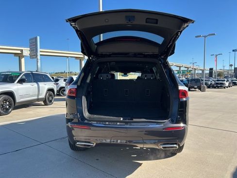 Used 2024 Buick Enclave Premium image 10