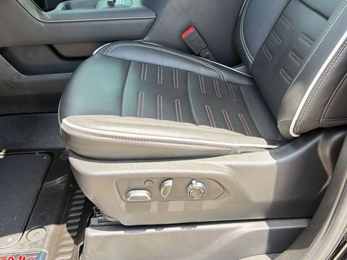 Used 2025 GMC Sierra 2500 AT4X AWD/4WD image 14
