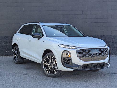 New 2026 Audi Q3 quattro 2.0T image 3