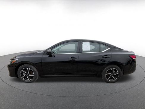 Used 2025 Nissan Sentra SV image 9