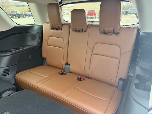 New 2026 Nissan Pathfinder SL image 14