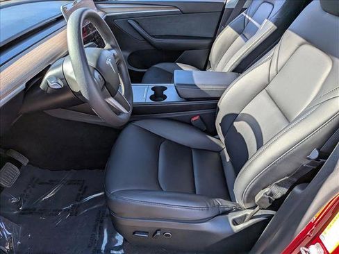 Used 2024 Tesla Model Y Long Range image 17