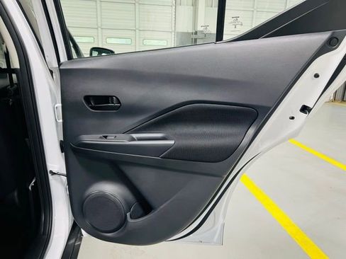 New 2025 Nissan Kicks Play S image 27