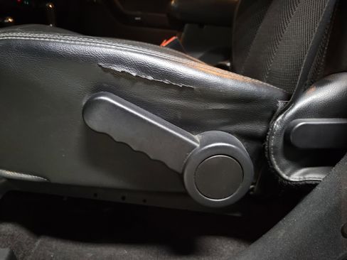 Used 2017 Jeep Wrangler Unlimited Sahara image 19