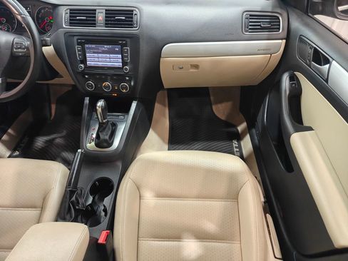Used 2013 Volkswagen Jetta SE image 19