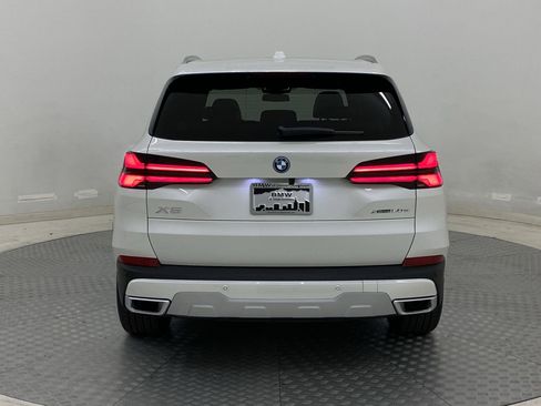 New 2026 BMW X5 xDrive50e w/ Climate Comfort Package image 9