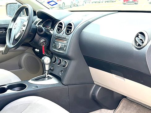 Used 2013 Nissan Rogue S FWD image 23