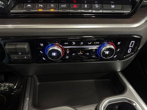 New 2026 GMC Sierra 1500 SLT image 25