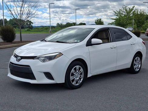 Used 2016 Toyota Corolla LE FWD image 5