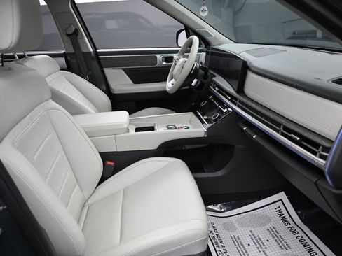 Used 2024 Hyundai Santa Fe Limited image 35