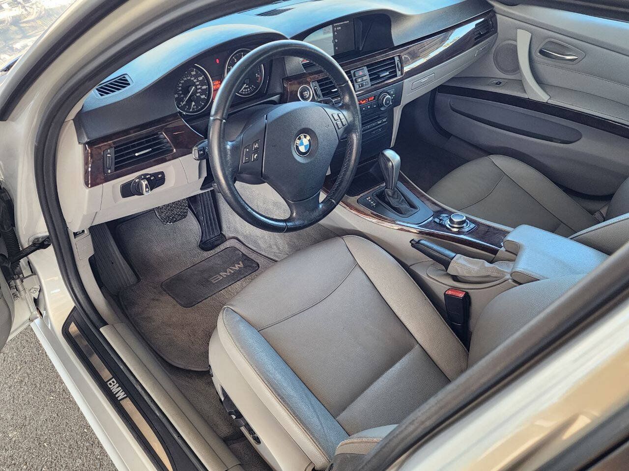 Used 2011 BMW 328i Sedan RWD image 21
