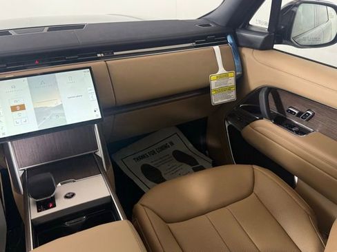 New 2026 Land Rover Range Rover Long Wheelbase SE image 23