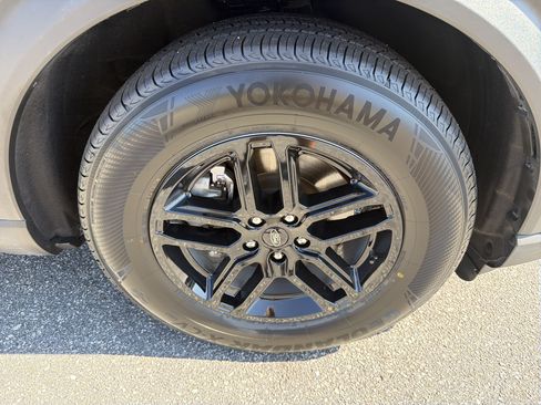Used 2025 Ford Explorer Active RWD image 22