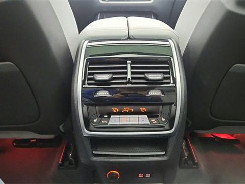 Used 2026 BMW X7 xDrive40i image 68
