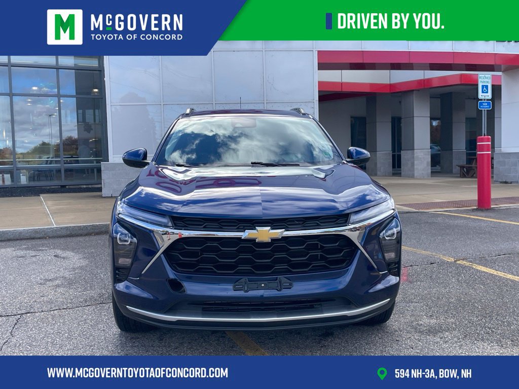 Used 2024 Chevrolet Trax LT w/ Driver Confidence Package FWD image 8