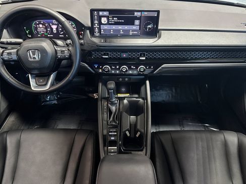 Used 2025 Honda Accord Touring image 16
