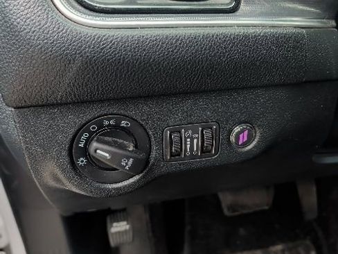 Used 2018 Dodge Challenger GT image 7